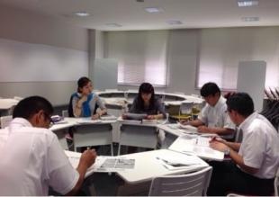 日高市内を走っているイーグルバスと日高市の担当者の方々と綿密な打ち合わせ