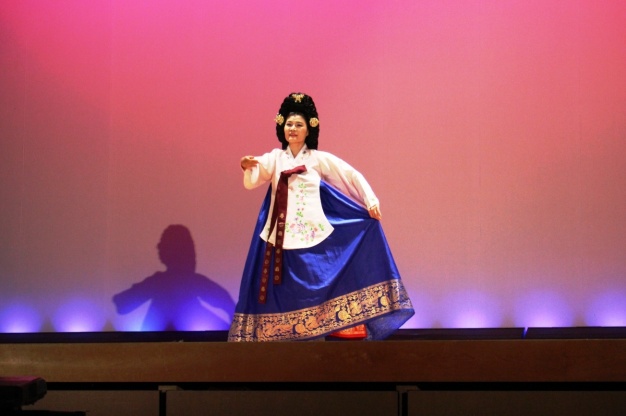 韓国舞踊上演