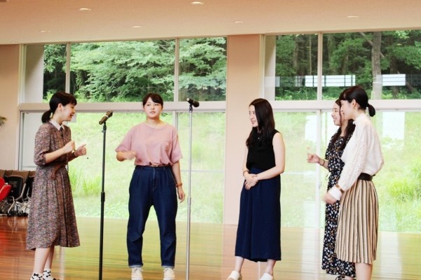 カラオケ大会優勝のアカペラグループのハーモニー