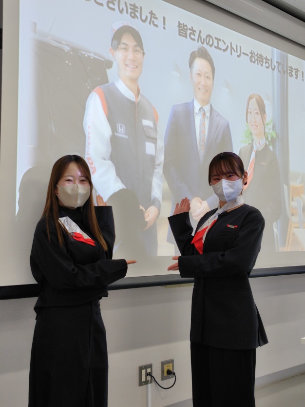 現場で活躍する卒業生たち